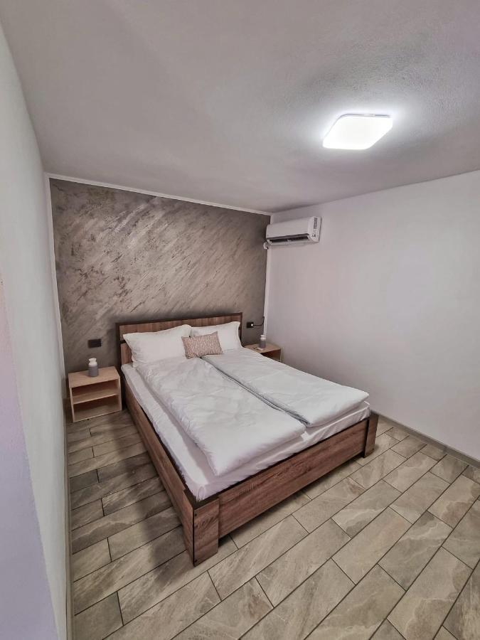 Cabana Varad Coronini Moldova Veche Exteriér fotografie