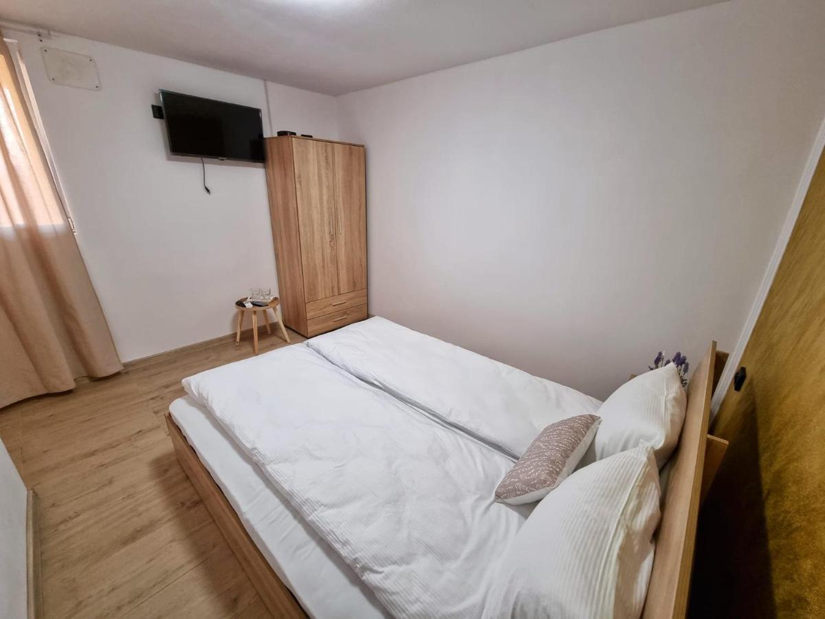 Cabana Varad Coronini Moldova Veche Exteriér fotografie