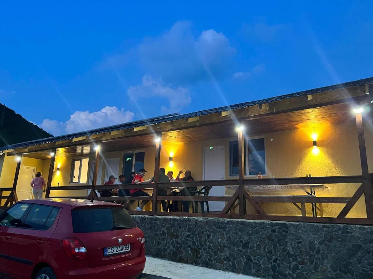 Cabana Varad Coronini Moldova Veche Exteriér fotografie