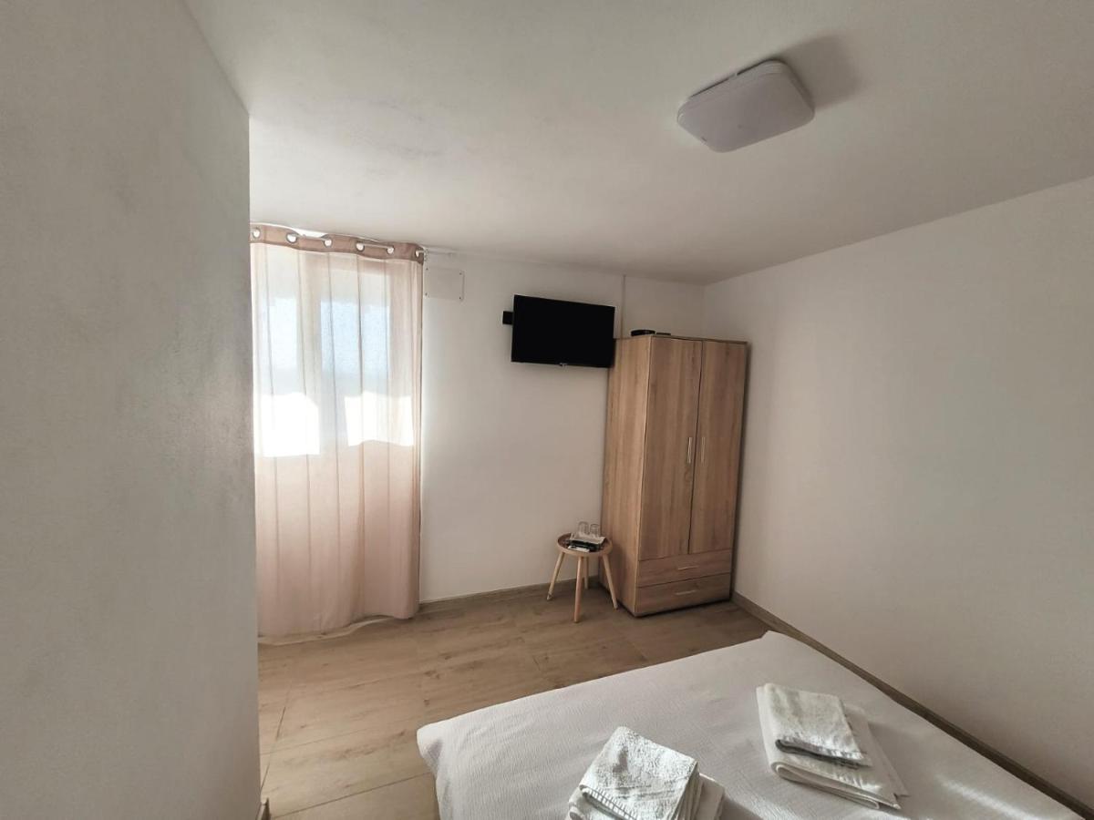 Cabana Varad Coronini Moldova Veche Exteriér fotografie