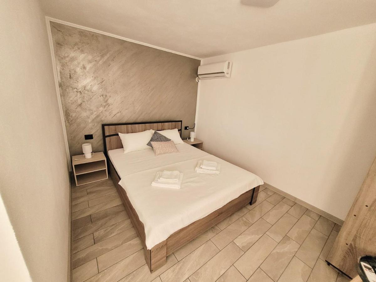 Cabana Varad Coronini Moldova Veche Exteriér fotografie